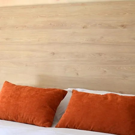 Hotel Des Ponts D'arles 3*
