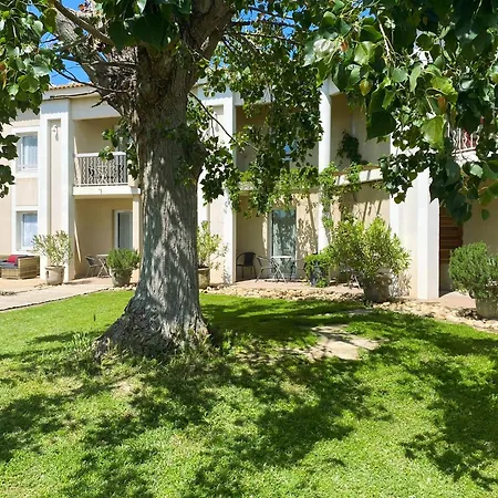 Hotel Des Ponts D'arles