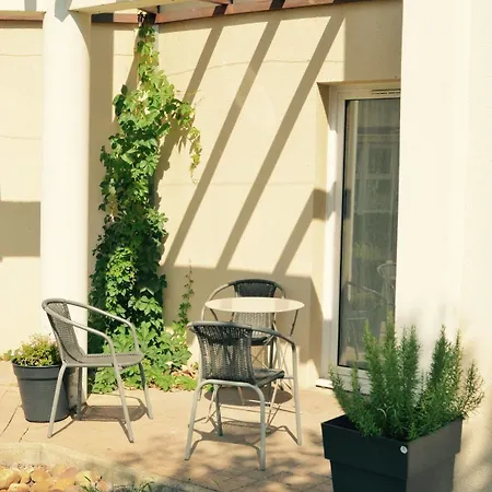 Hotel Des Ponts D'arles 3*